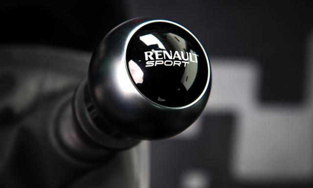 Changer le pommeau de levier de vitesse sur Renault Clio 3, Clio 4, Megane  2, Laguna 2 - Tutoriel 