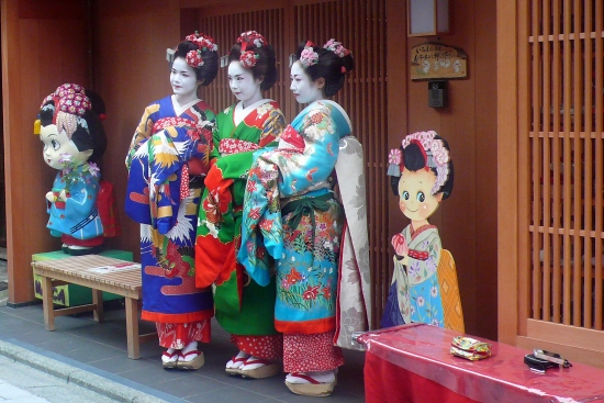 asiatique-geishas-poupées-river