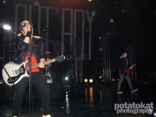 Image: fall-out-boy-hey-...357282272-bebd24.jpg